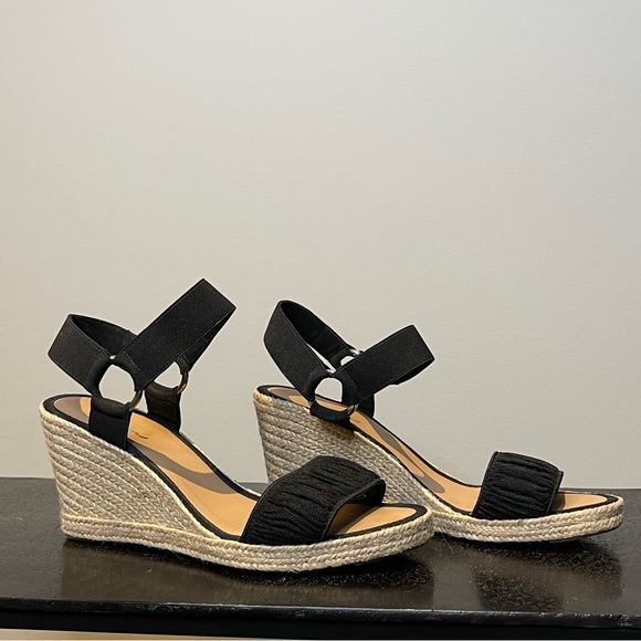 Brown’s Hudson Wedges - Picture 8 of 11